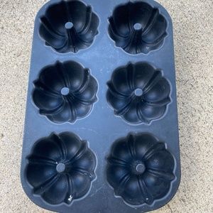 Nordic Ware Bundt-lette mini Bundt cake pan